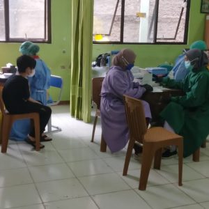 Vaksinasi Siswa SMPN 2 Kota Bekasi