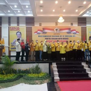 Ade Puspita Sari, Ketua DPD Partai Golkar Kota Bekasi