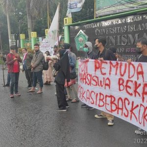 Mahasiswa Bekasi Gelar Demo