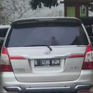 Mobil Dinas Diganti Plat Hitam