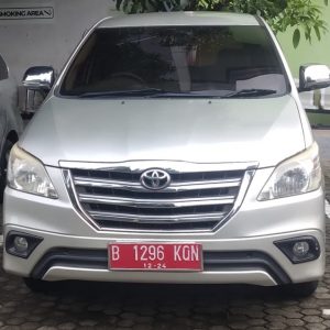 Mobil Dinas Plat Merah