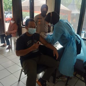 Vaksinasi Booster