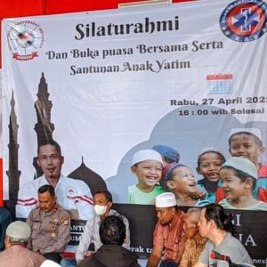 Bukber dan Santunan Anak Yatim LSM Somasi