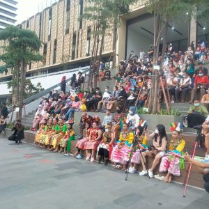 Penonton di Sarinah Thamrin Jakarta