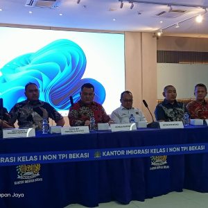 Kepala Kantor Imigrasi Kelas I Non TPI Bekasi, Uckhy Aditya.