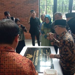Wamen Pendidikan Resmikan Gedung Graha Heryani Teratai Putih Global School.