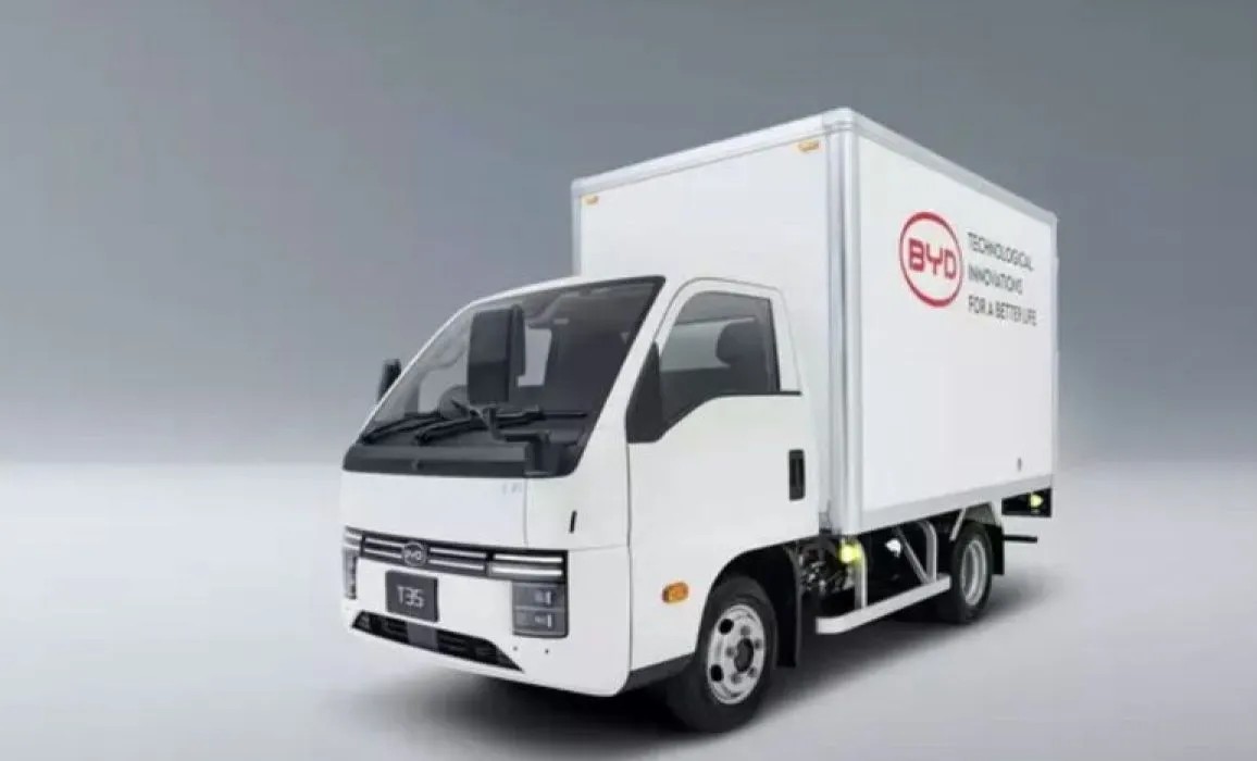 Truk listrik BYD T35.
