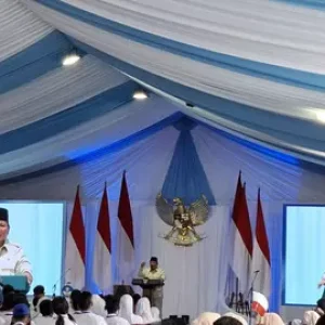 1763360387-4000x2252