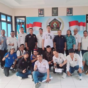 Kepala Kantor Imigrasi Bekasi Anggi Wicaksono Berama Jajaran PWI Bekasi Raya.