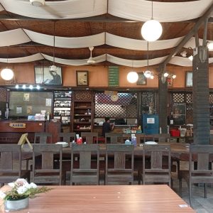 Warna-warni Resto Tambun.