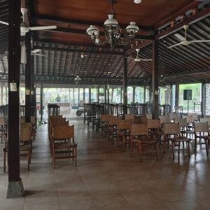 Warna-warni Resto Tambun.