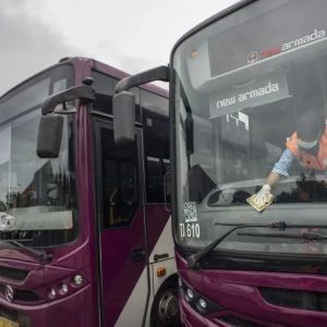 TransJakarta tipe Royaltrans.