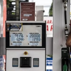 Petugas SPBU.