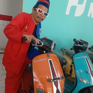 Bang Pede Promosikan Toko Eos Pekayon.