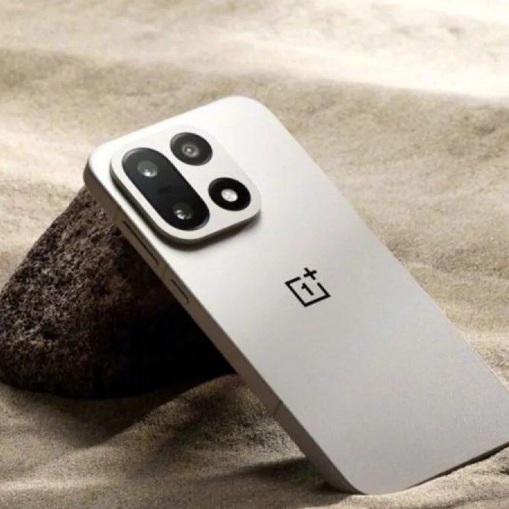 OnePlus 15.